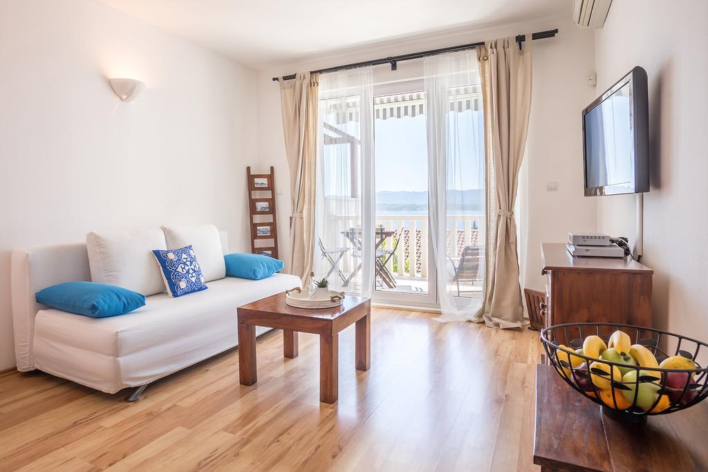 Zlatni Bol Apartments Phòng bức ảnh
