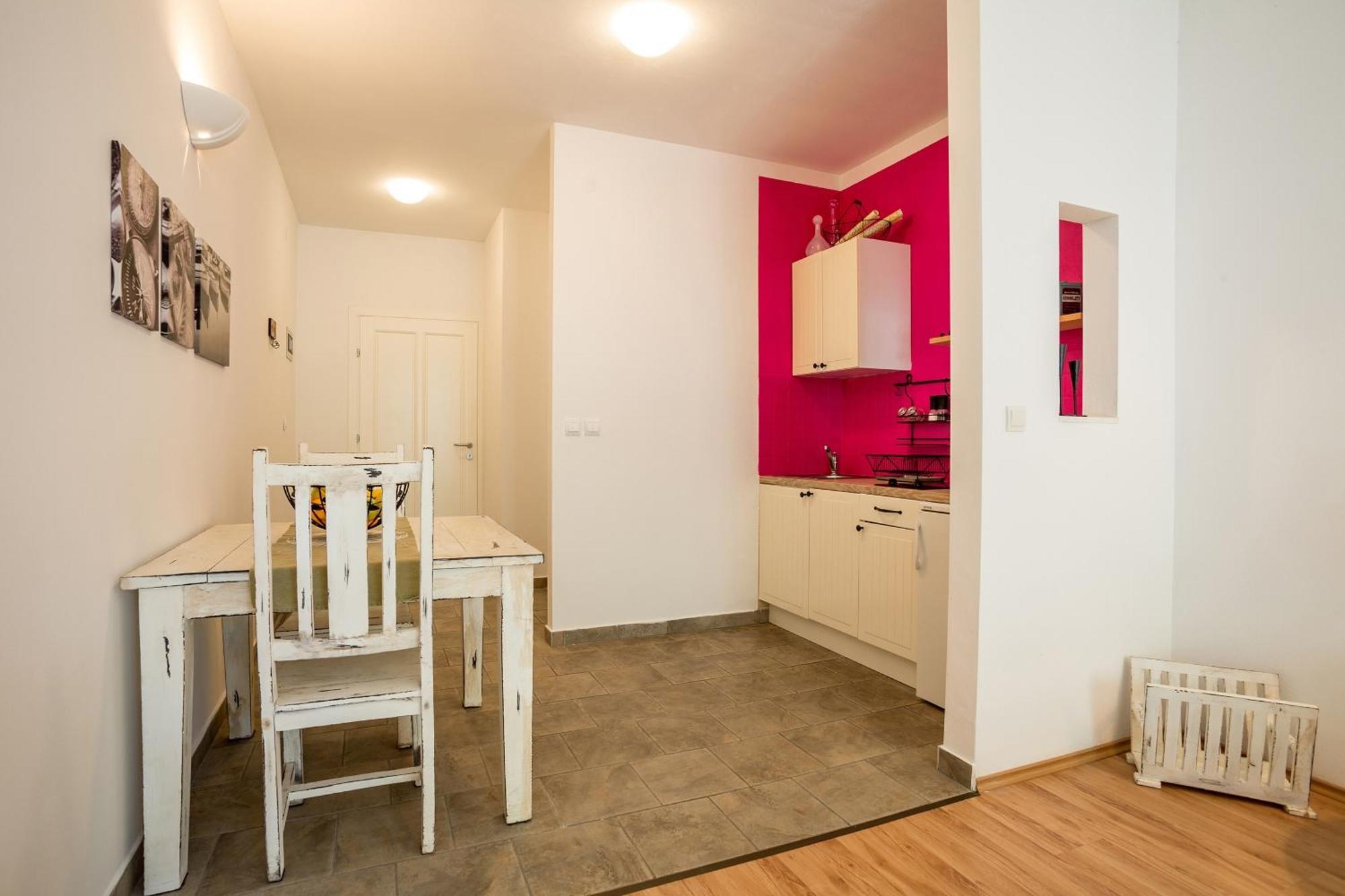 Zlatni Bol Apartments Phòng bức ảnh