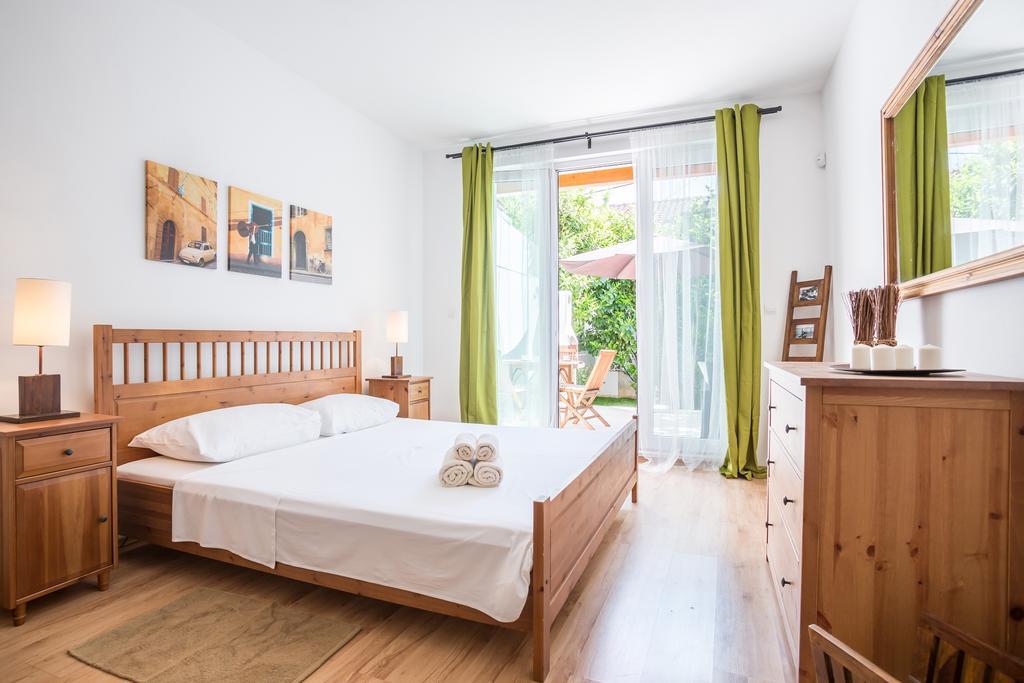 Zlatni Bol Apartments Ngoại thất bức ảnh
