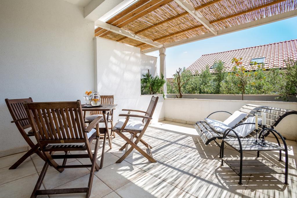 Zlatni Bol Apartments Ngoại thất bức ảnh