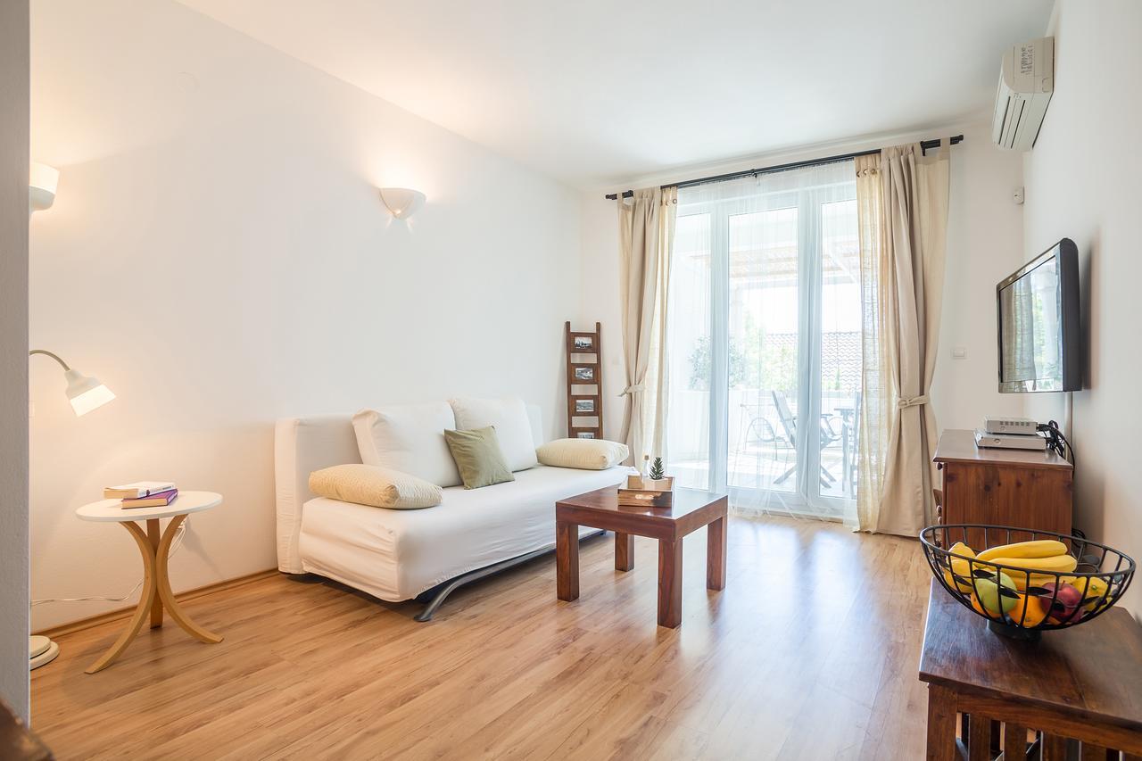 Zlatni Bol Apartments Ngoại thất bức ảnh