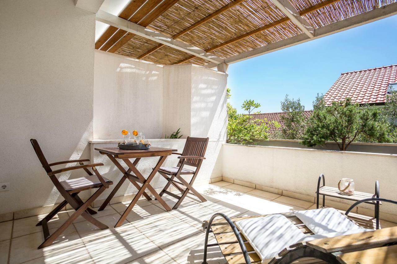 Zlatni Bol Apartments Ngoại thất bức ảnh