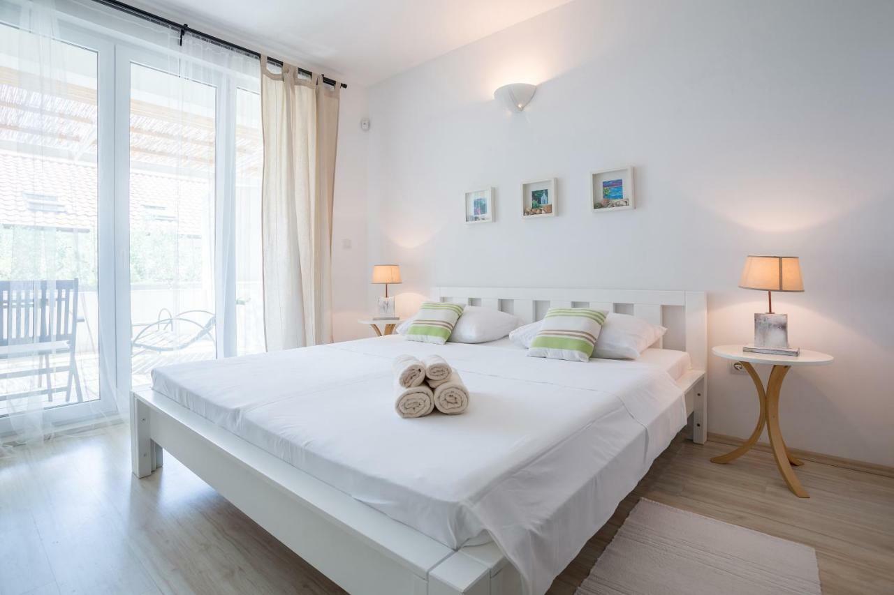 Zlatni Bol Apartments Ngoại thất bức ảnh